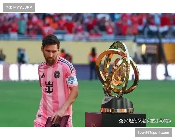 媒体人力挺C罗为史上最强同时肯定梅西传奇地位